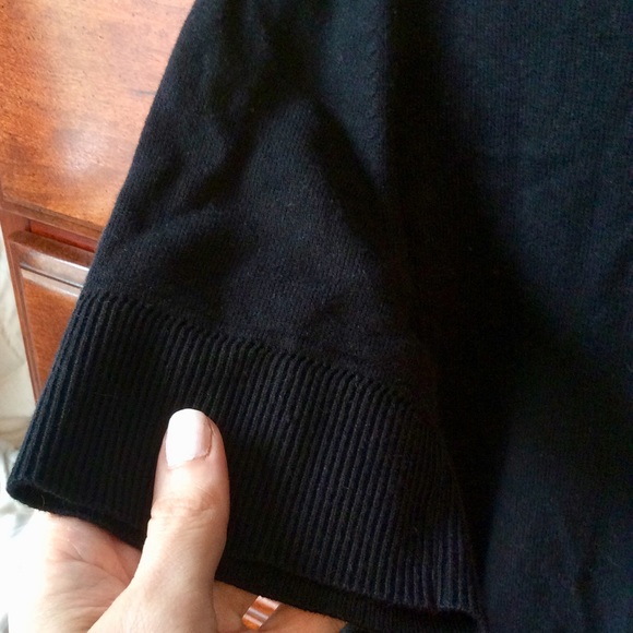 LIKE NEW Everlane Black Organic Button Mockneck! - Picture 11 of 14